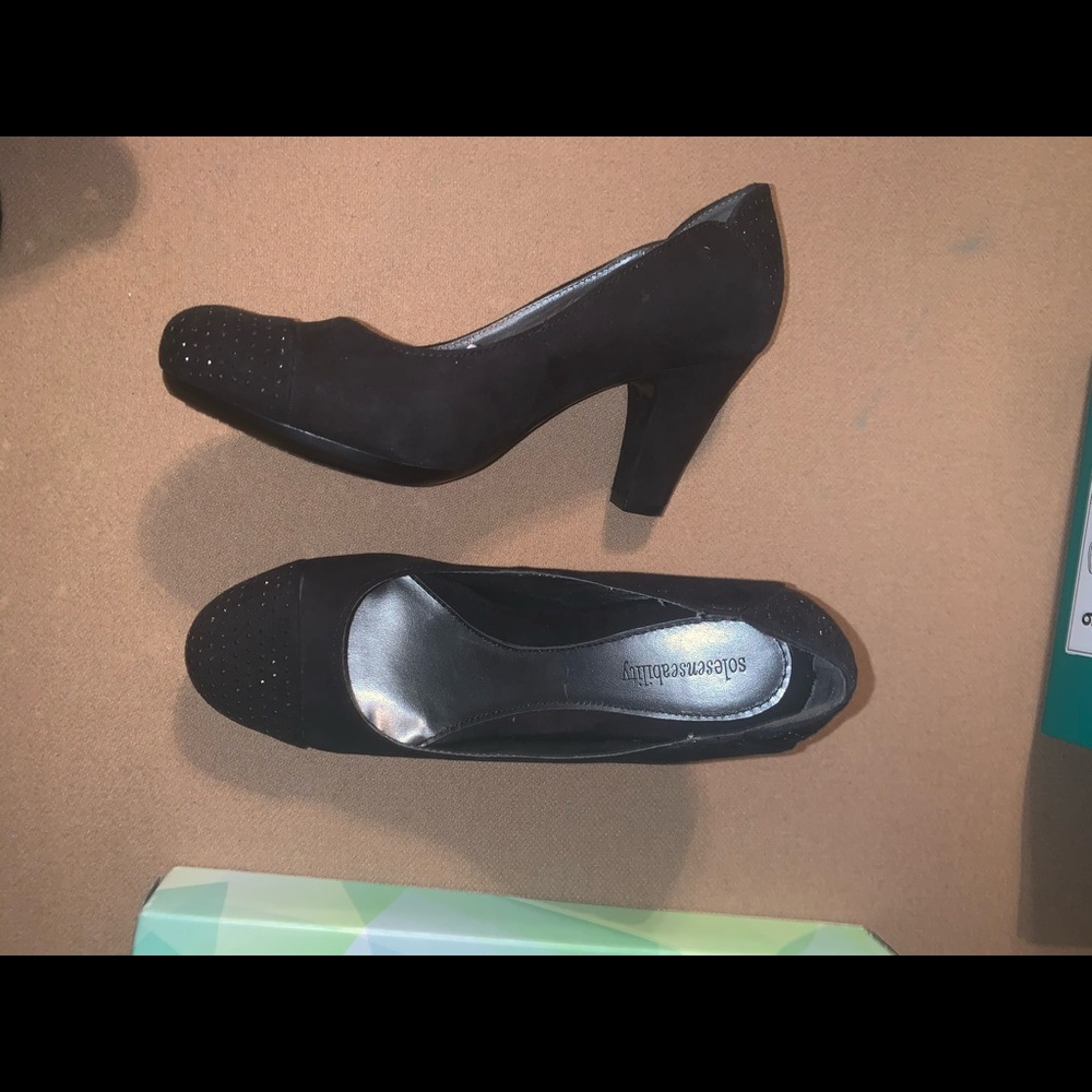 Size 6 black heels